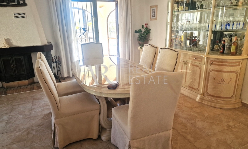 Resale - Villa - Altea