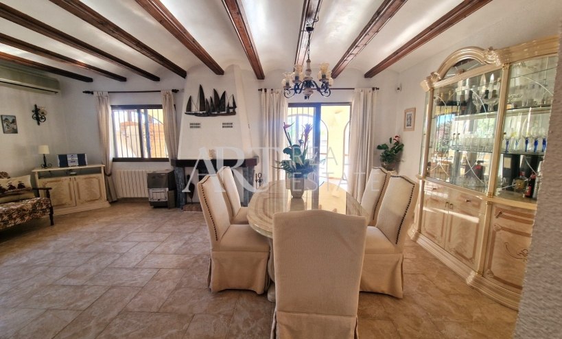 Resale - Villa - Altea