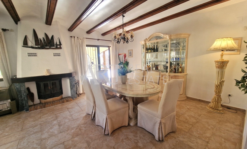 Resale - Villa - Altea