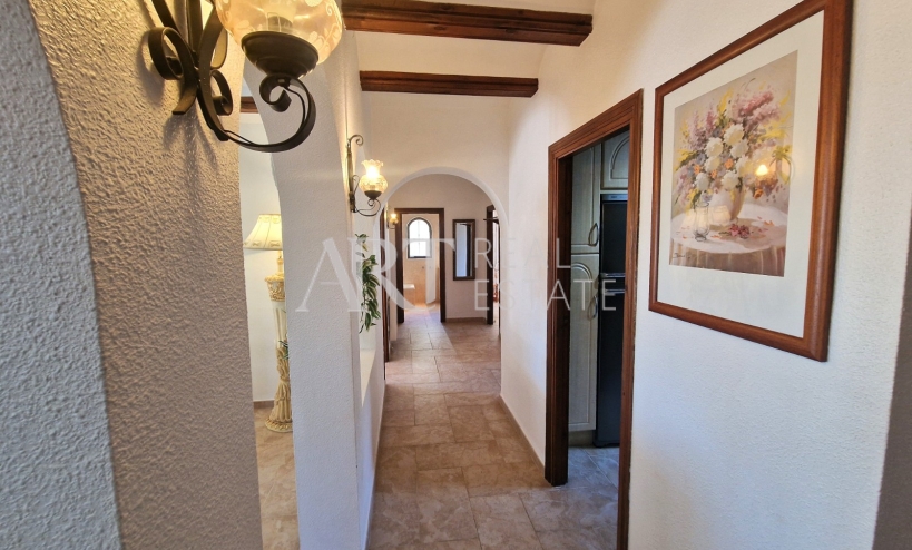 Resale - Villa - Altea