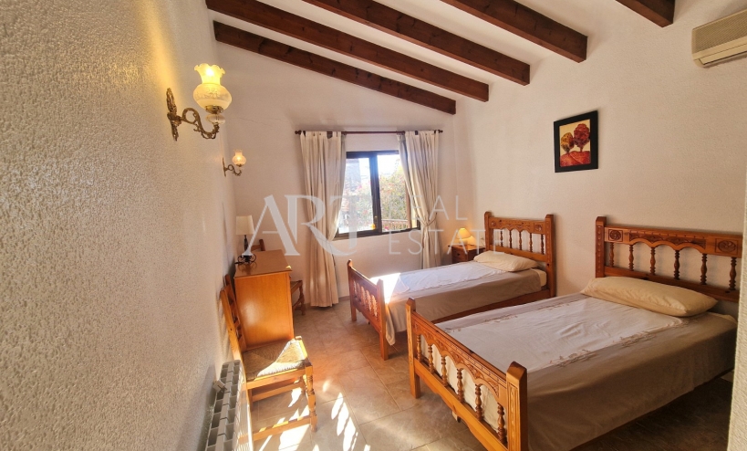 Resale - Villa - Altea