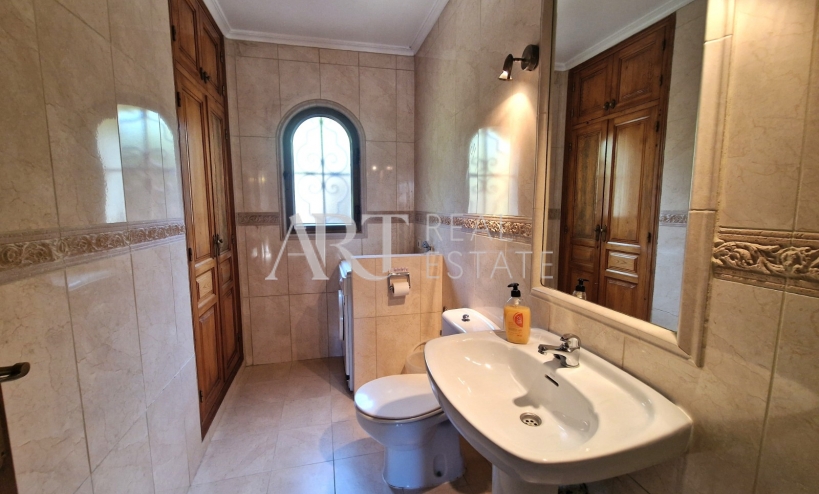 Resale - Villa - Altea