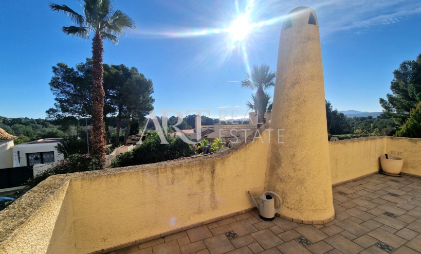 Resale - Villa - Altea