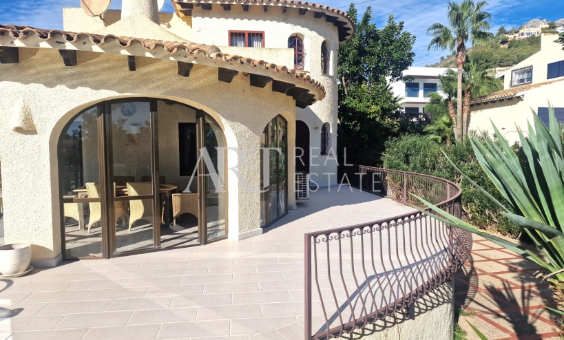 Resale - Villa - Altea