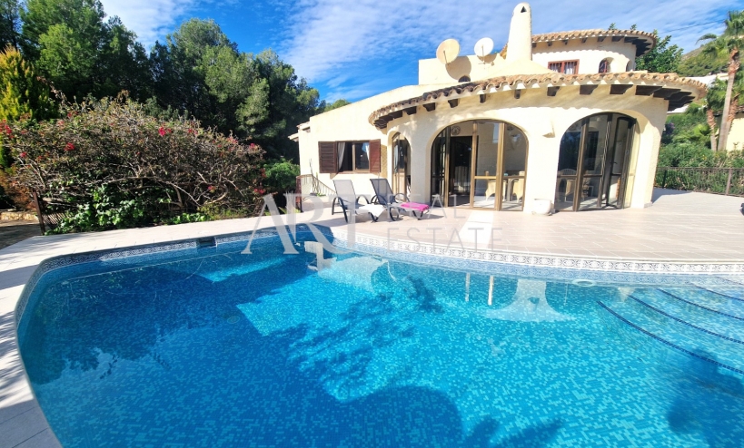 Resale - Villa - Altea