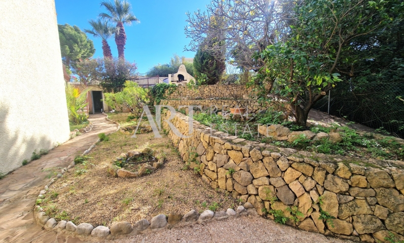 Resale - Villa - Altea