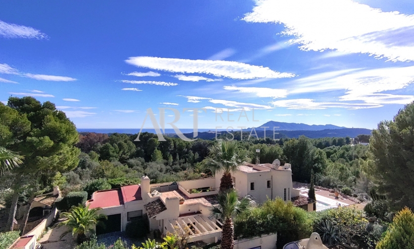 Resale - Villa - Altea