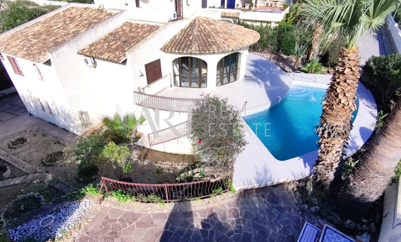 Resale - Villa - Altea