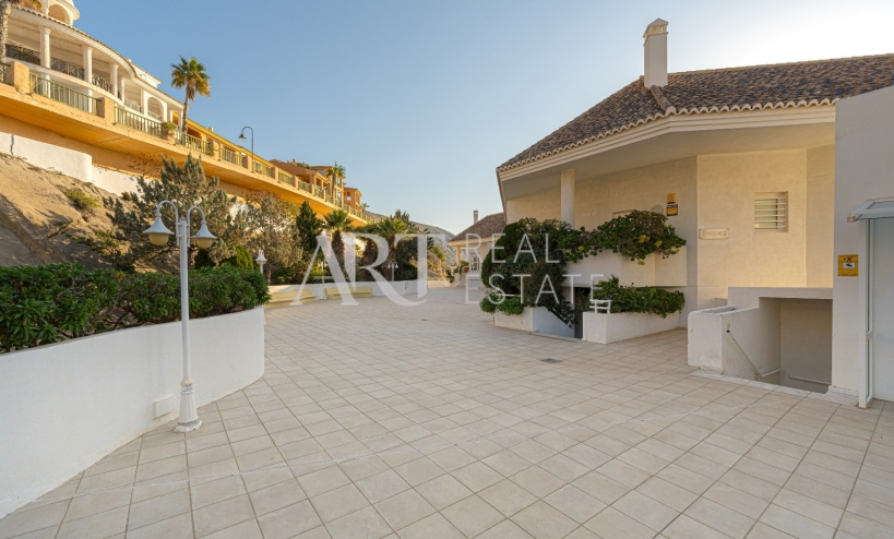 Resale - Apartment - Altea