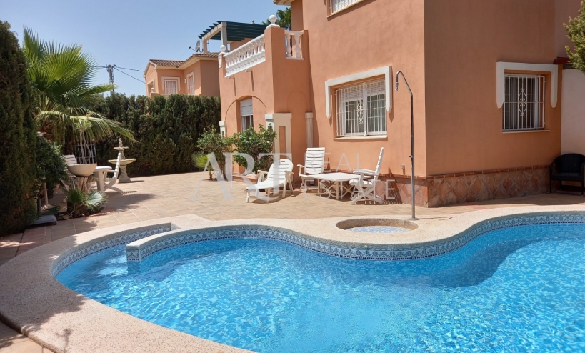 Videresalg - Villa - Albir