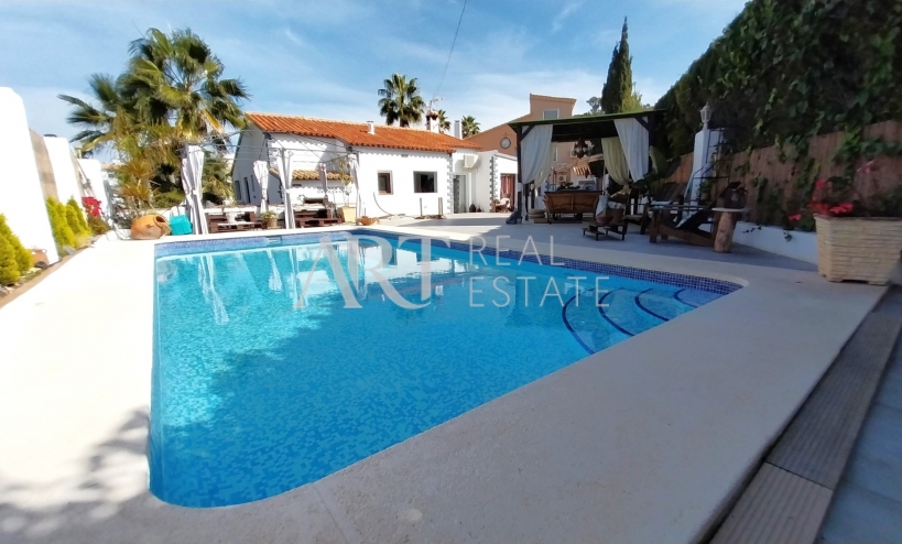 Resale - Villa - Albir