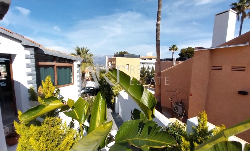 Resale - Villa - Albir