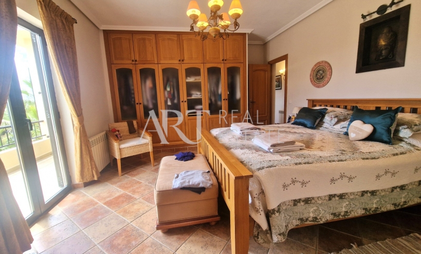 Resale - Villa - Alfas del Pí