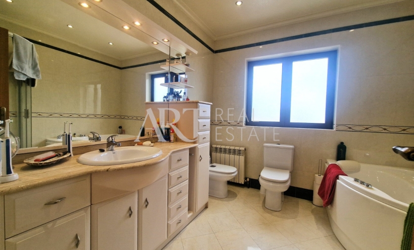 Resale - Villa - Alfas del Pí