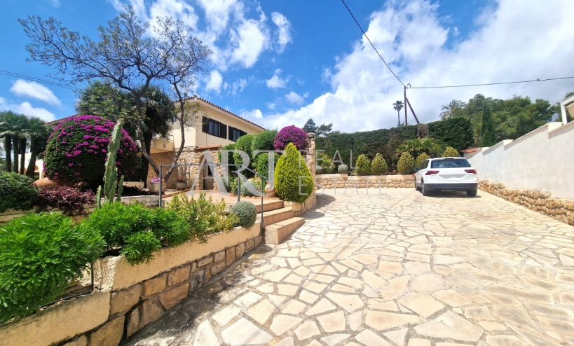 Resale - Villa - Alfas del Pí