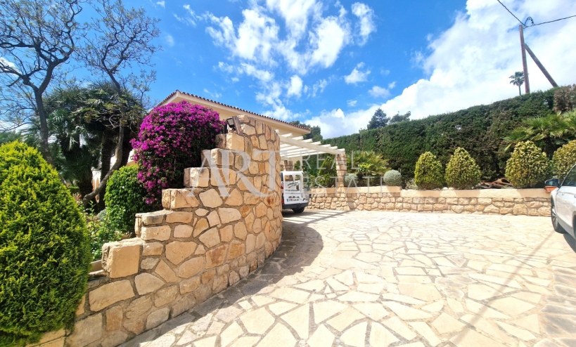 Resale - Villa - Alfas del Pí