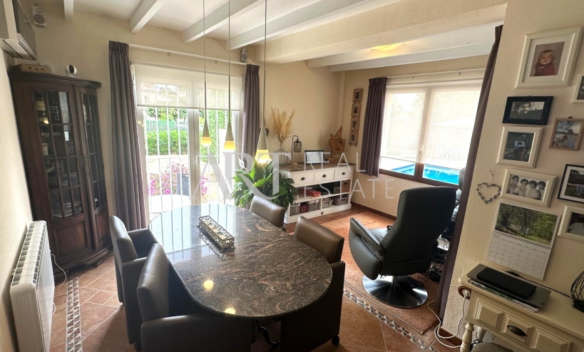 Resale - Villa - Albir