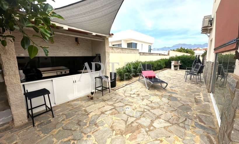 Resale - Villa - Albir