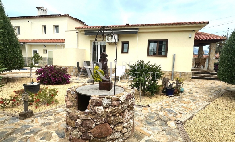 Resale - Villa - Albir