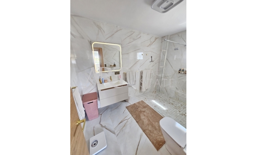 Resale - Apartment / flat - Albir