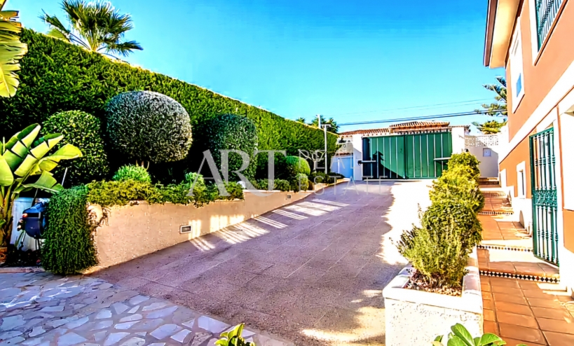Resale - Villa - Alfas del Pí