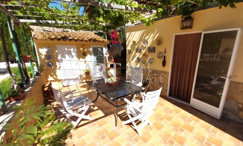 Resale - Villa - Albir