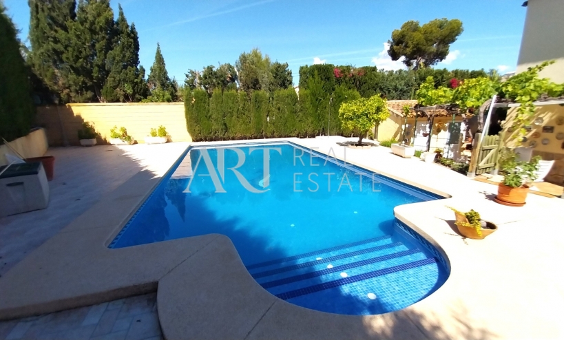 Resale - Villa - Albir