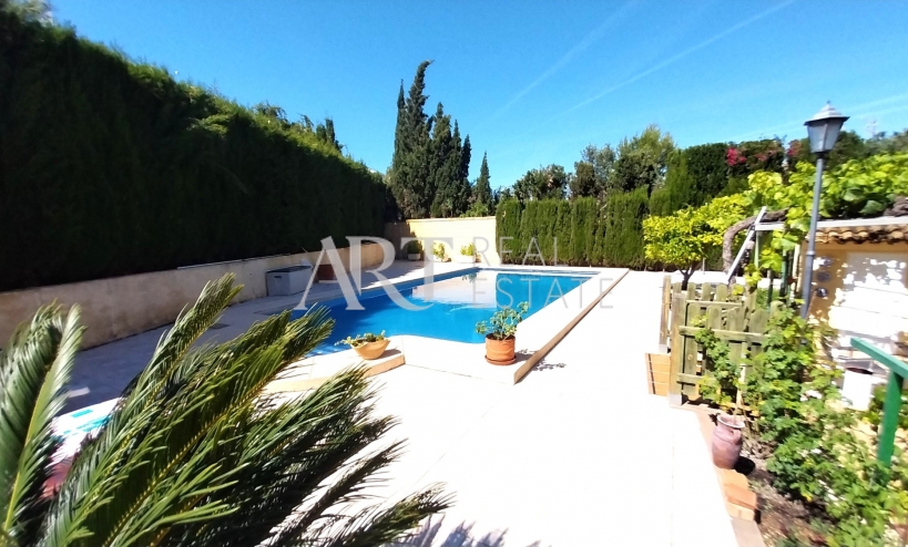 Resale - Villa - Albir