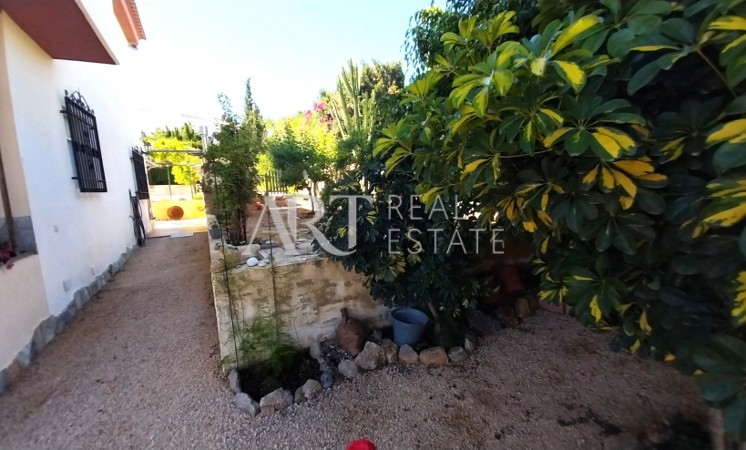 Resale - Villa - Albir