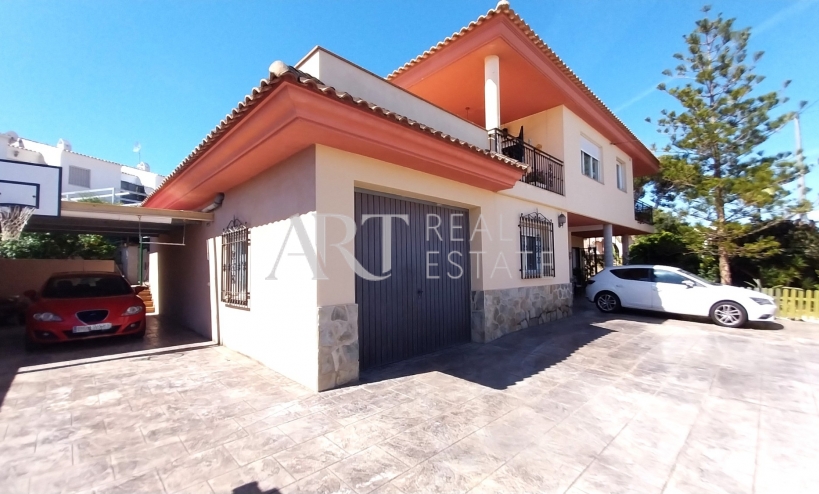 Resale - Villa - Albir