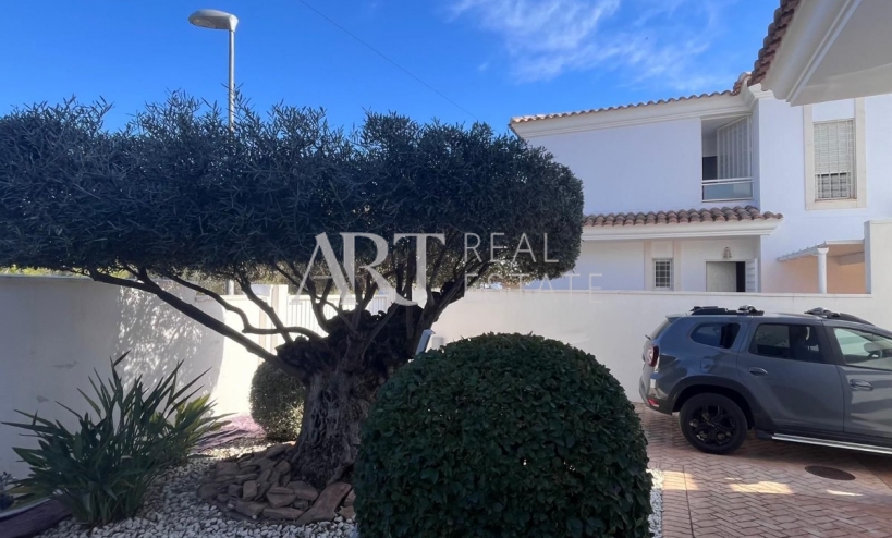 Resale - Villa - La Nucía