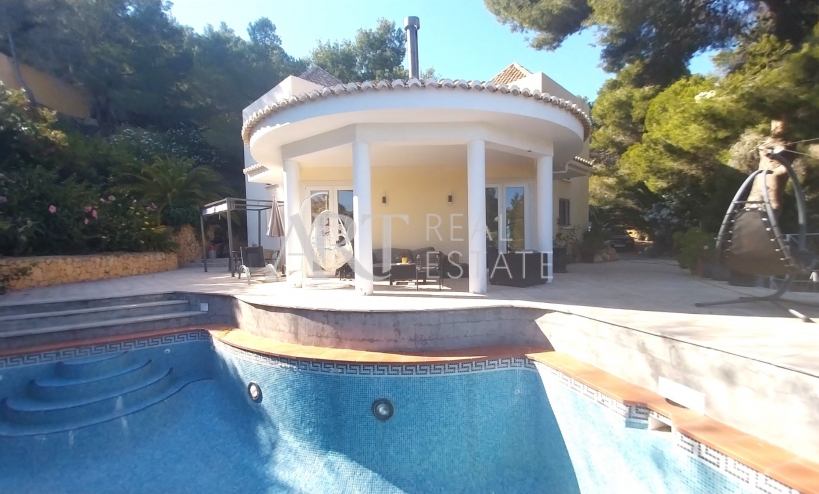 Resale - Villa - Altea