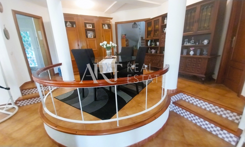 Resale - Villa - Altea