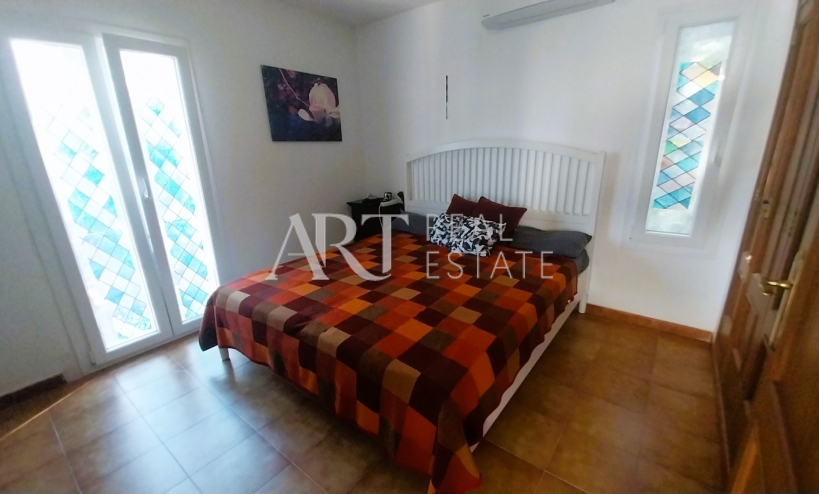 Resale - Villa - Altea