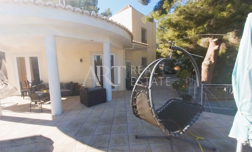 Resale - Villa - Altea