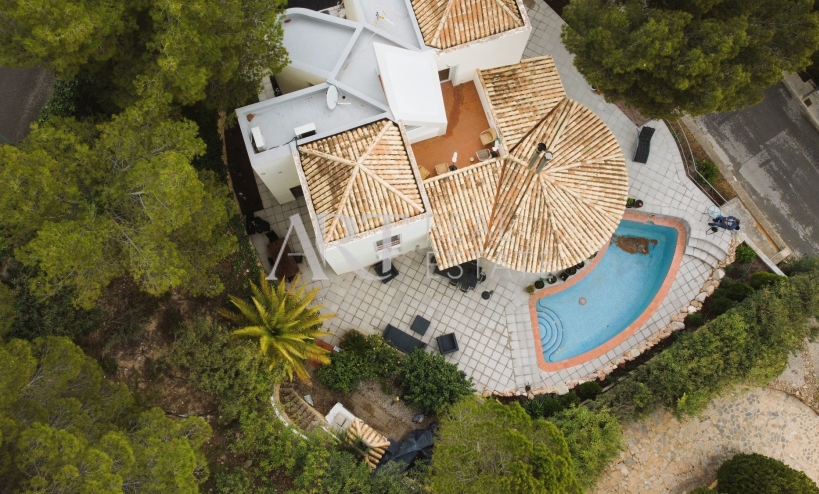 Resale - Villa - Altea