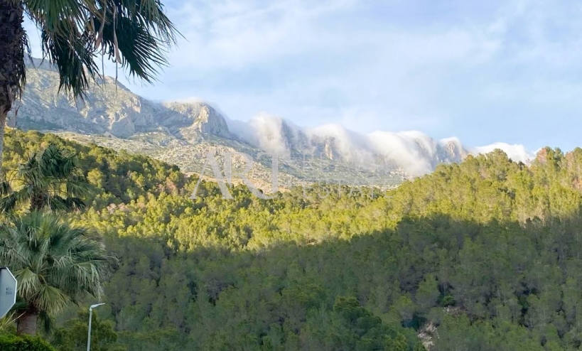 Resale - Villa - Altea