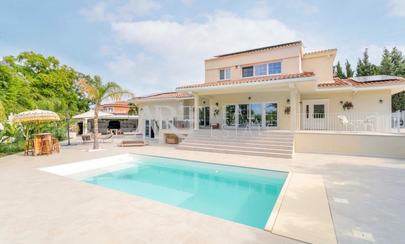 Resale - Villa - Benidorm