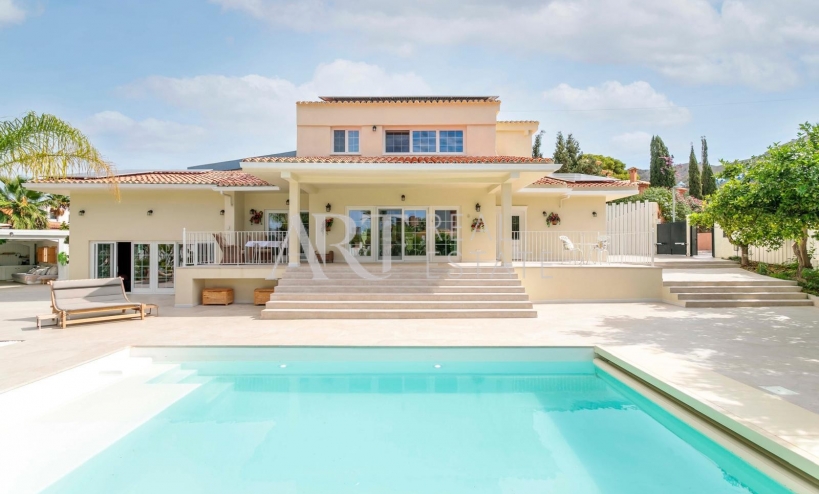 Resale - Villa - Benidorm