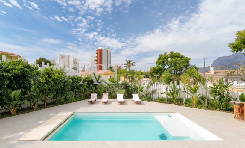Resale - Villa - Benidorm