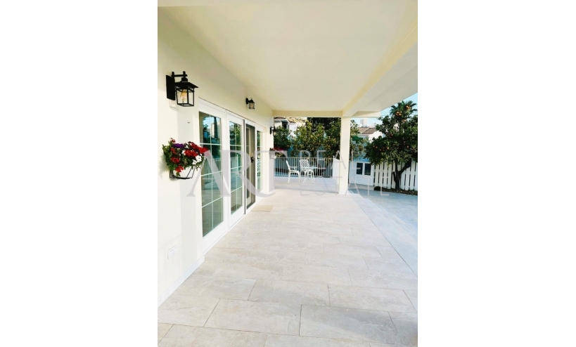 Resale - Villa - Benidorm