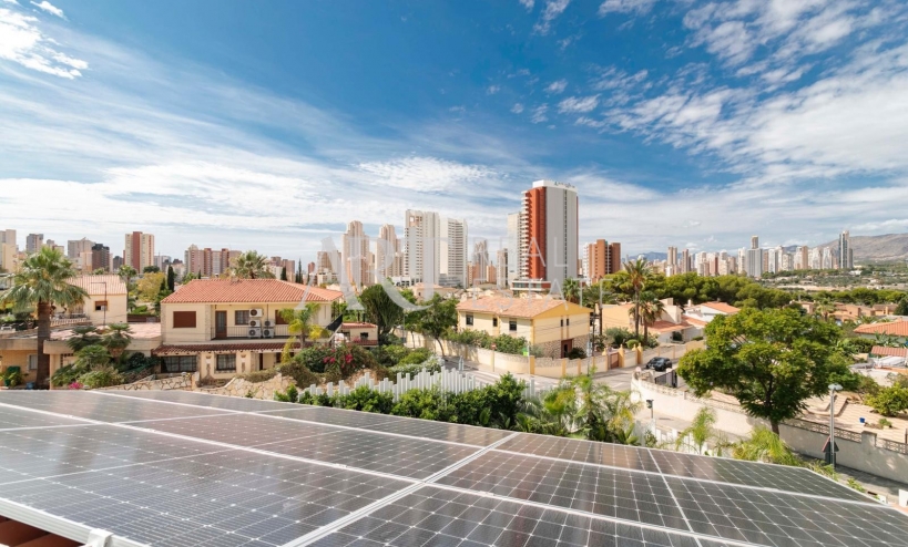 Resale - Villa - Benidorm
