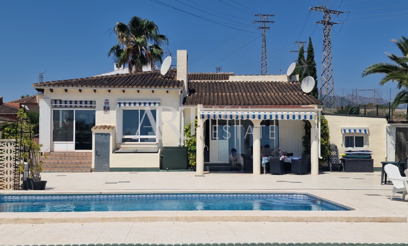 Resale - Villa - La Nucía