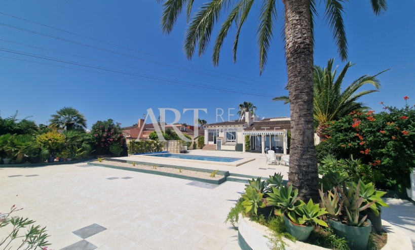 Resale - Villa - La Nucía