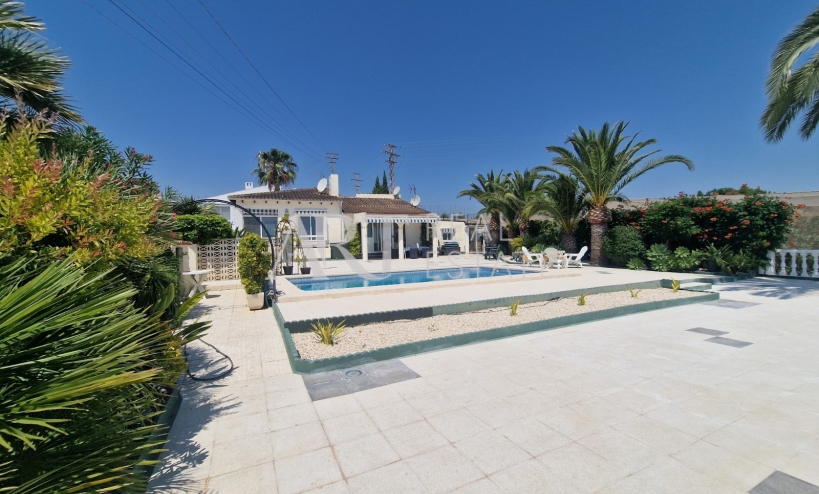 Resale - Villa - La Nucía