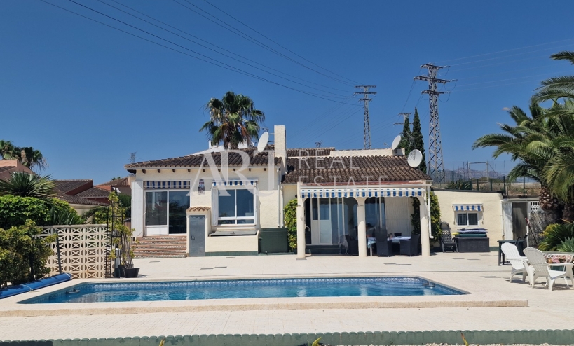 Resale - Villa - La Nucía