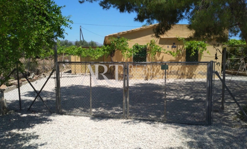 Resale - Villa - Benidorm