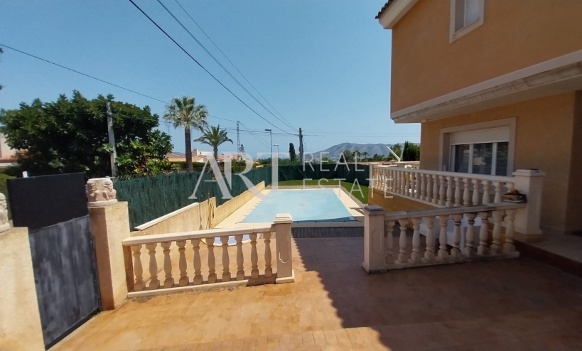 Resale - Villa - La Nucía