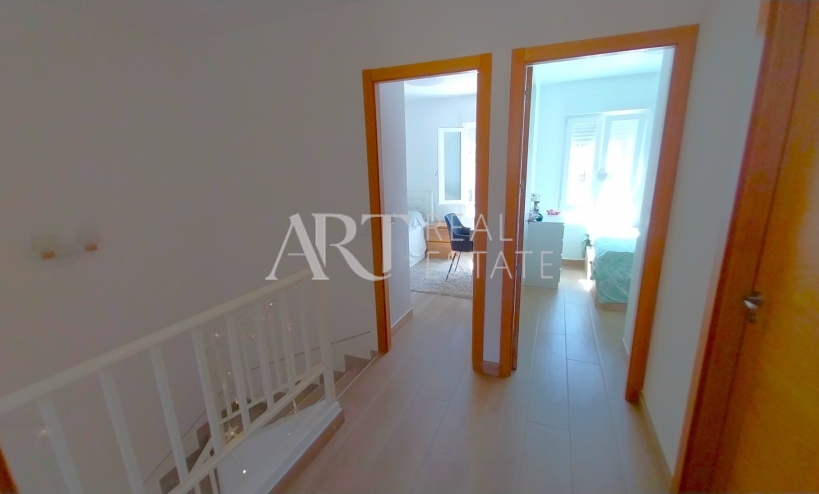 Videresalg - Tomannsbolig - Albir