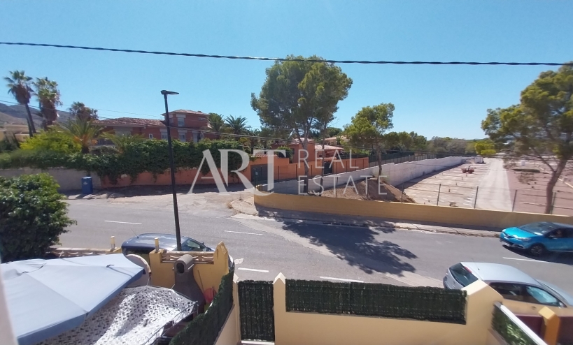 Videresalg - Tomannsbolig - Albir